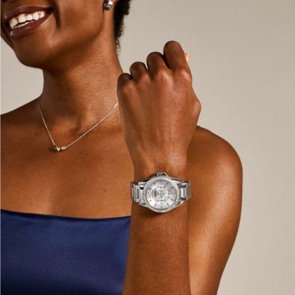 Fossil Elegant Silver Women\'s Watch model #ES3202